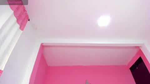 moon_roxee online show from April 13, 10:58 pm