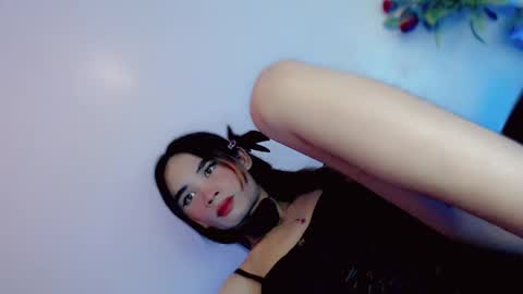 mscherry_ online show from April 8, 3:13 pm