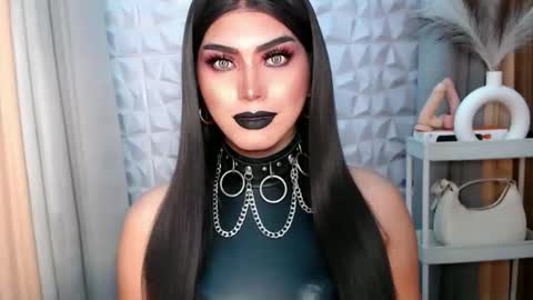 SUPPORT GODDESS TRISHA  AND DONT FORGET TO FOLLOW ME online show from October 12, 8:11 pm