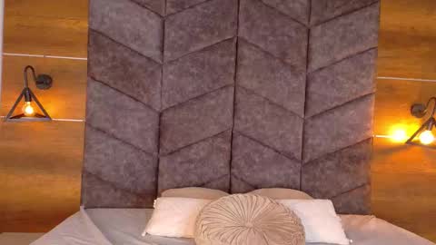  VICTORIA  online show from November 22, 8:11 pm