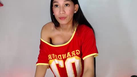   please follow me guyss online show from February 7, 4:46 pm