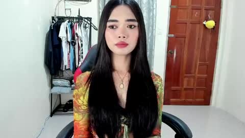 emma online show from April 14, 3:28 pm