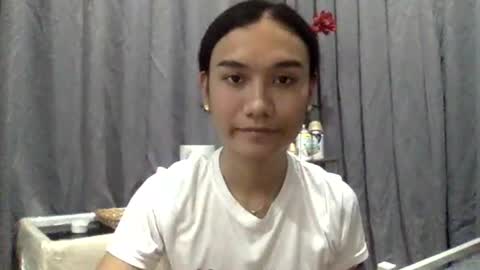 naughtykitty_143 online show from May 15, 9:39 am