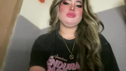 Rose Wilson online show from November 19, 4:40 pm