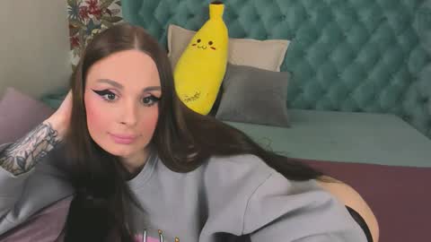 naughtyylory online show from September 20, 9:26 am