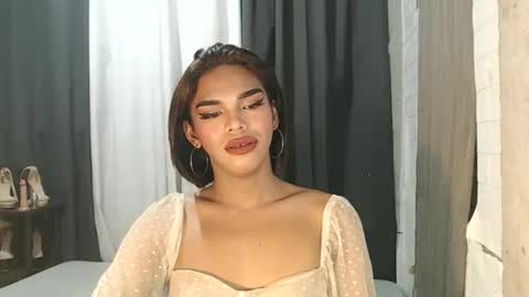 neomi online show from November 17, 12:49 pm