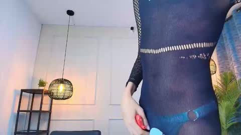 Snapshot of nikki_vesper chatting on October 21, 12:29 pm nikki_vesper online show from October 21, 12:29 pm