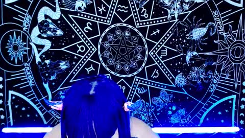 caroline online show from November 22, 2:35 am