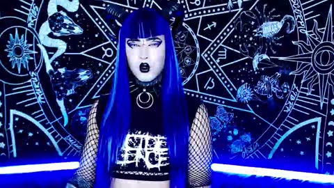 caroline online show from January 10, 1:33 am