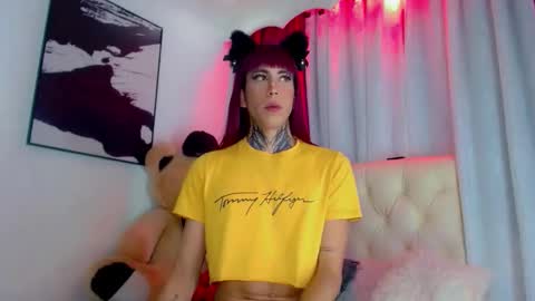 oliviahot01 online show from February 3, 6:40 am