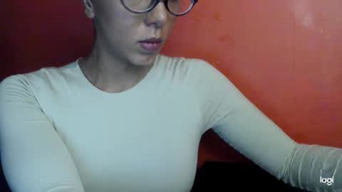 oliviazalabaria online show from February 16, 12:31 am