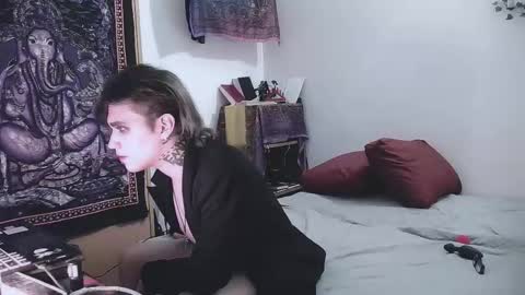 In bio online show from September 30, 4:23 am