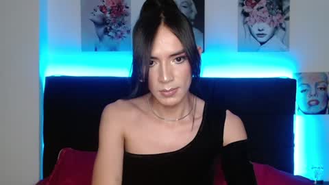 pearlatin online show from January 6, 10:37 pm