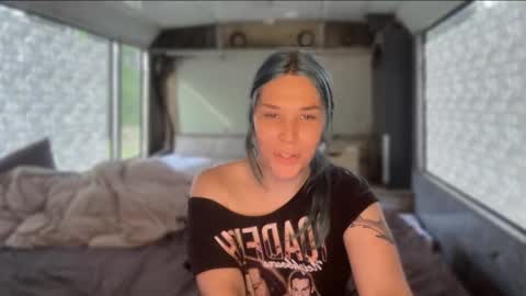 phoebebobebe online show from October 27, 6:54 am