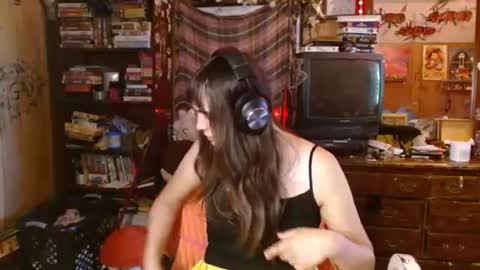 Izzy online show from September 29, 7:46 pm