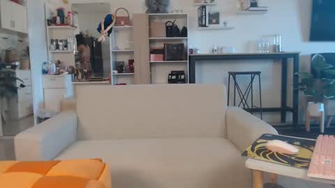 plasticgirll online show from December 10, 1:58 am