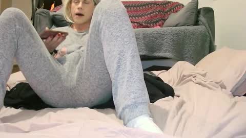 KCGREY online show from November 18, 10:43 pm