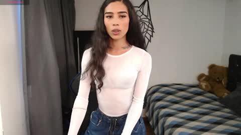 Cris online show from April 9, 3:51 pm