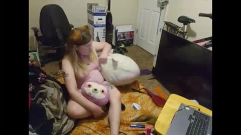 puppygirllovestobeg online show from March 20, 6:47 am