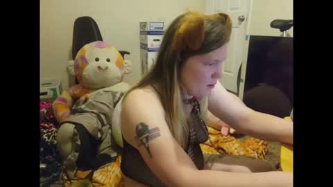 puppygirllovestobeg online show from March 30, 4:46 am