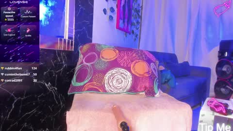 queen_kamil online show from April 3, 4:44 am