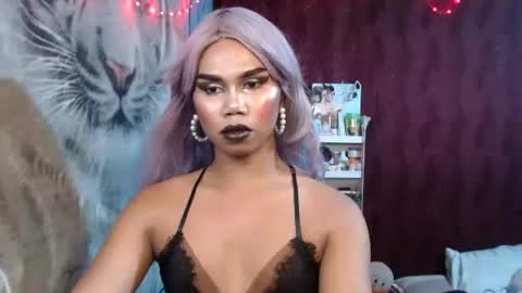 queenpinayebony_xx online show from April 6, 1:33 pm