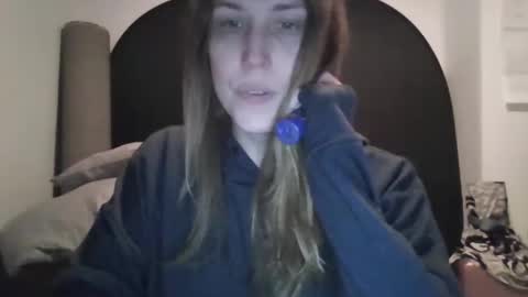 Keely KeKe Kiwi online show from November 9, 10:43 pm