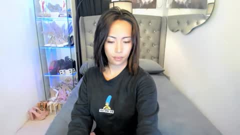 reighnempress online show from February 20, 1:45 am