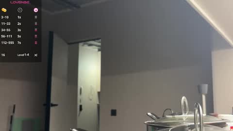 Snapshot of rickisanchez chatting on September 17, 3:28 pm RickiSanchez online show from September 17, 3:28 pm