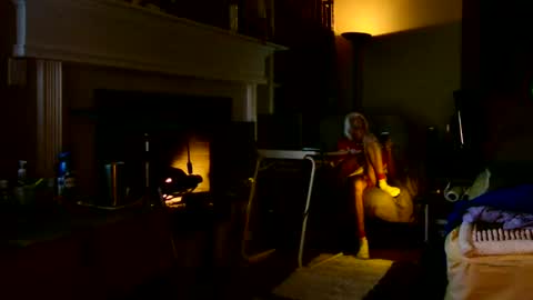 PINK HOLE TWINK online show from April 22, 3:02 am