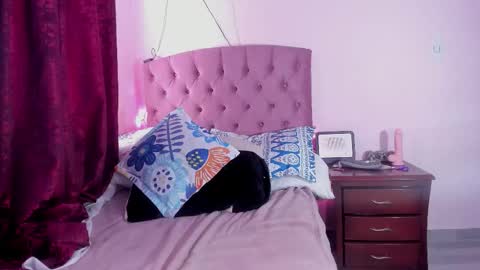 Twelve 3 Inst Twelve 312002 Twitter Room312 2002 online show from November 3, 7:13 pm