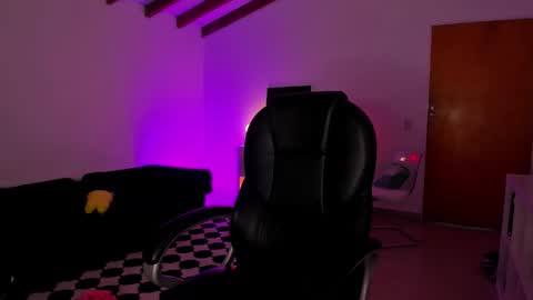 val online show from January 18, 11:02 pm