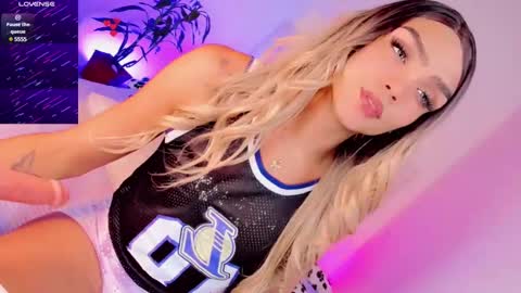 samantha_duke66 online show from December 30, 7:15 am