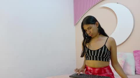 samanthalaurent online show from June 3, 8:01 pm