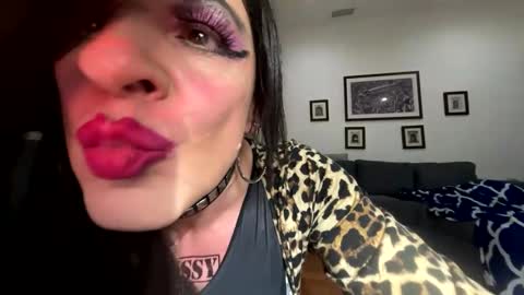 Santana online show from November 6, 3:06 am