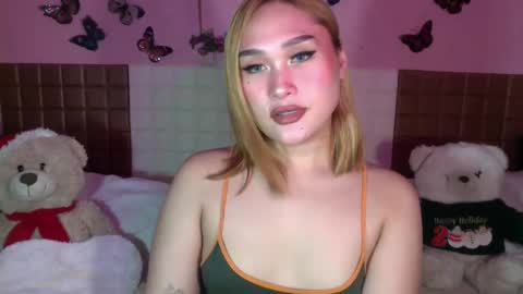 Sarah Drews   Super model online show from December 19, 8:23 pm