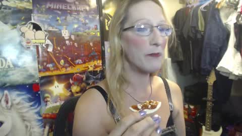 Savanah online show from October 6, 4:12 am