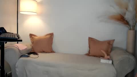 scarlette_tsunade online show from February 25, 9:35 pm