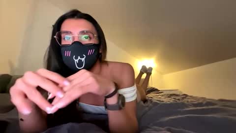 Nip online show from May 5, 6:36 pm