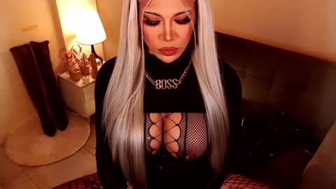 unstappable queen kate online show from December 12, 12:16 am