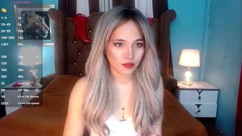 Chloe online show from March 7, 11:10 am