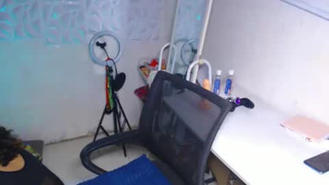 Bella online show from November 9, 10:10 pm