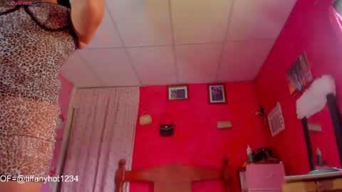 Tifanny Benitez  online show from June 27, 8:04 pm