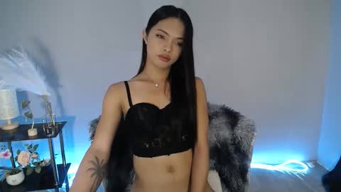 sexy_asian_petitex online show from May 12, 3:09 pm