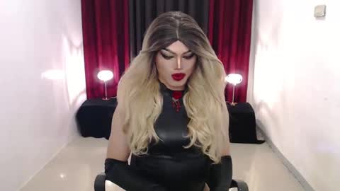 Snapshot of shanex01 chatting on December 7, 1:57 pm Shane X online show from December 7, 1:57 pm