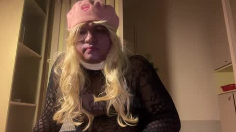 sissy88774203 online show from March 7, 3:41 pm