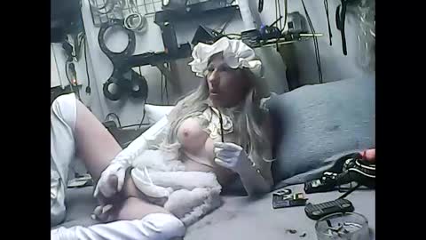 smokeslut365 online show from March 6, 3:31 am