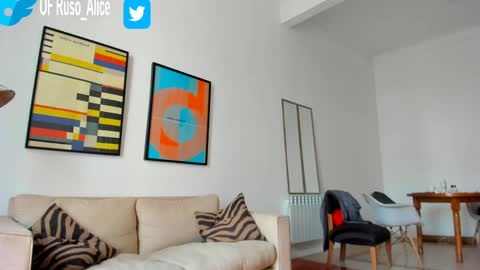   online show from January 18, 7:10 pm