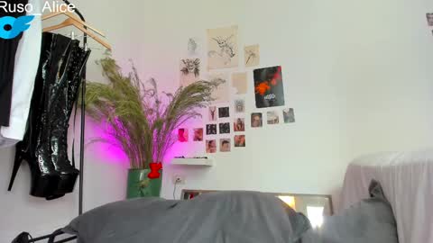   online show from March 7, 7:42 pm