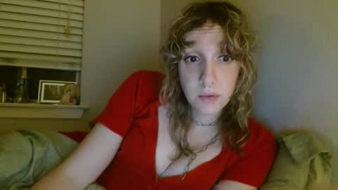 Snapshot of soffpurr chatting on October 27, 7:27 am Lilytea online show from October 27, 7:27 am